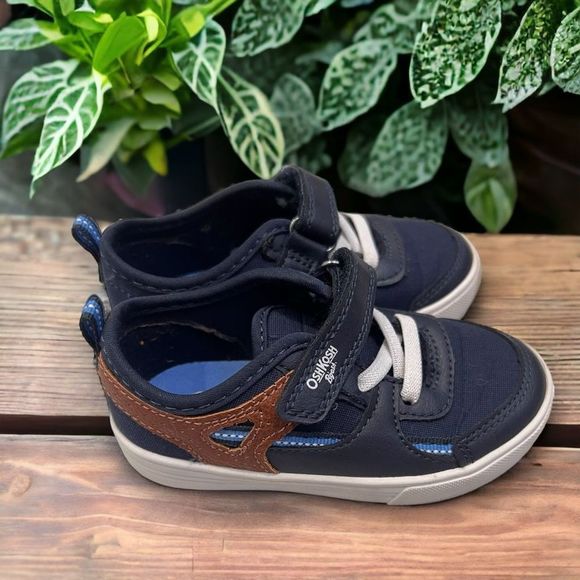 OshKosh B'gosh Other - OshKosh B’gosh | Unisex-Child Robert Sneaker Size 7 Toddler